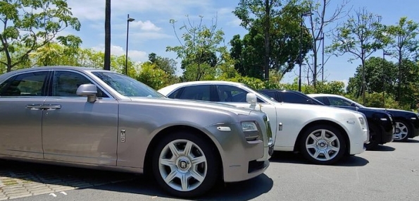 Rolls Royce Ghost Limousine Service - 1 Way Transfer